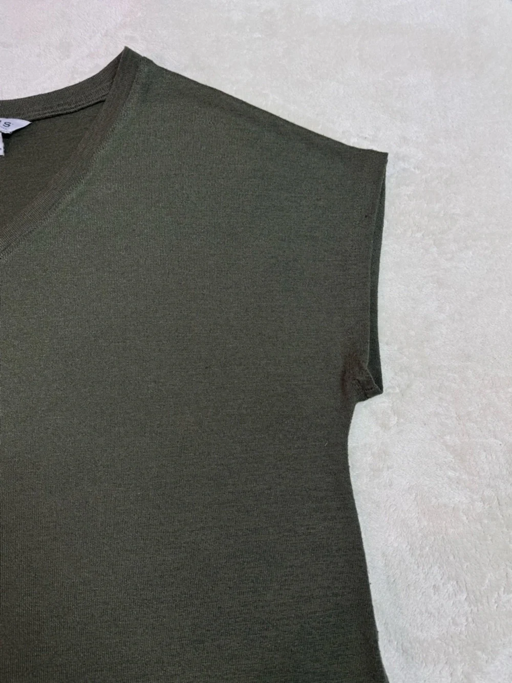 Orvis Women’s V-Neck Short Sleeve Tee - Olive Green Size Small - Picture 3 of 4